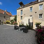 D'hotes De L'ancienne Bed and Breakfast Thaon
