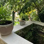 Alojamento de Acomodação e Pequeno-almoço D’hôtes De L’ancienne 3*